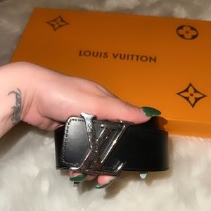 Louis Vuitton reversible belt